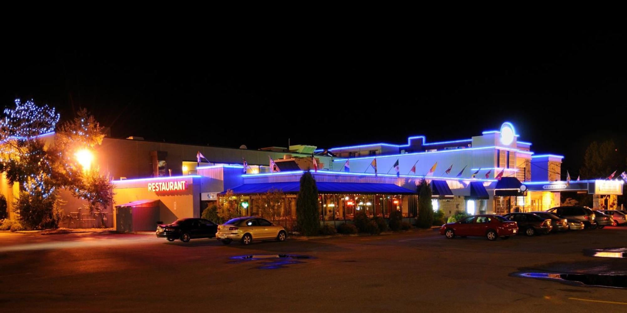 La Sagueneenne - Hotel Et Centre De Congres Saguenay Luaran gambar